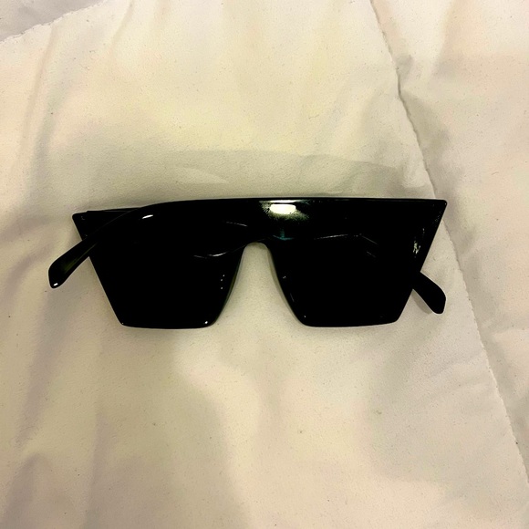 Vintage Inspired Square Cat Eye Sunglasses - Picture 3 of 4